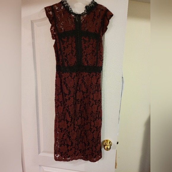 Dex Lace Dress - Picture 1 of 3